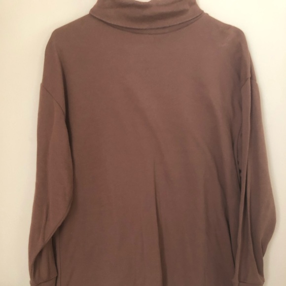 Dress Barn Tops - FIRM-Dress Barn Woman’s Turtleneck Tee